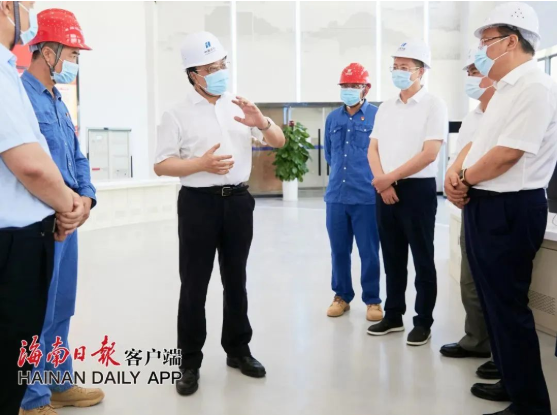 歡迎海南省省委常委，省委副書(shū)記，省長(cháng)馮飛蒞臨馳大幕墻公司承接的洋浦華能幕墻項目視察